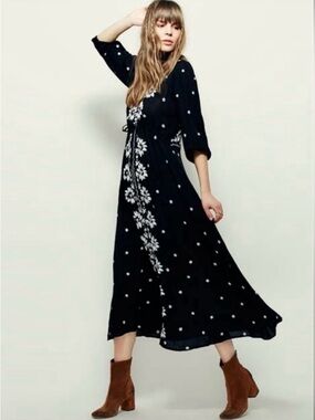 green emerald velvet dress GC Free People Embroidered Fable Midi Dress (MEDIUM)  spellandsage